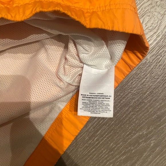 NIKE BIG SWOOSH SPORTSWEAR WOVEN JACKET in orange. Size small. Great condition! - Picture 7 of 11